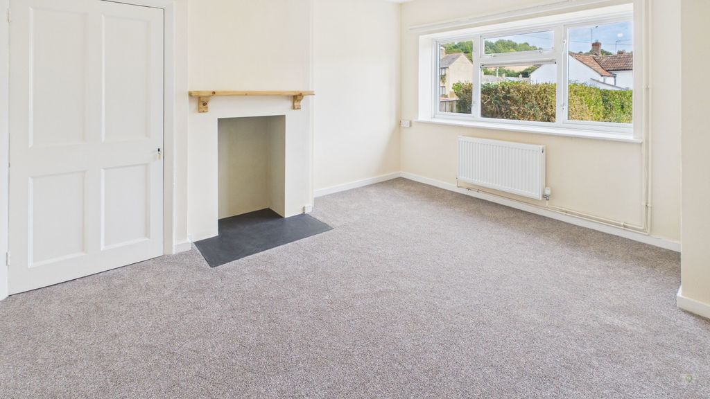 3 bed house to rent in West Street  - Property Image 2