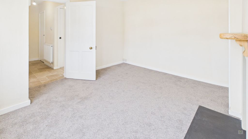 3 bed house to rent in West Street 10
