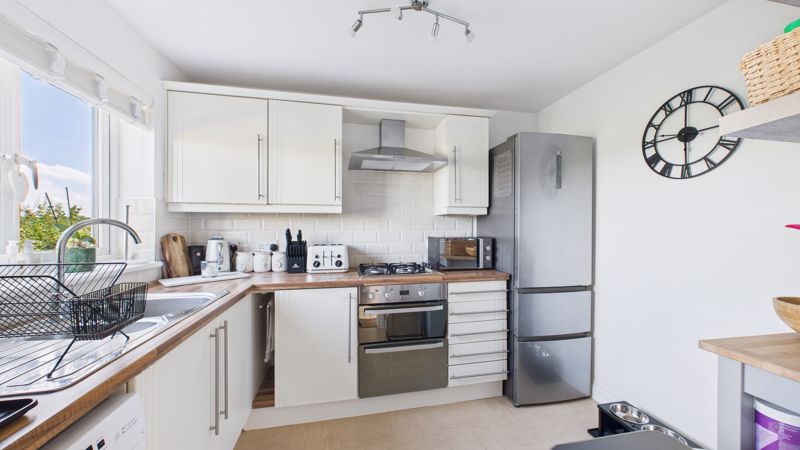 2 bed house for sale in Monarch Road, Crewkerne 3