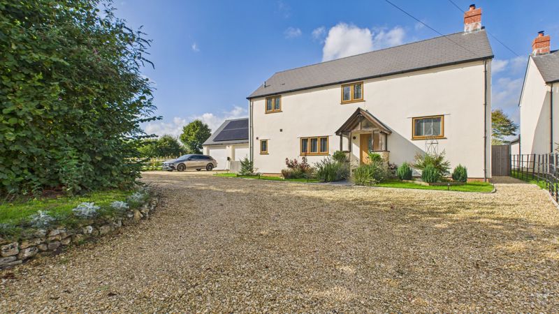 4 bed house for sale in Cad Road, Near Ilminster - Property Image 1