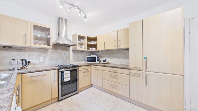 4 bed bungalow for sale in Nash Lane, Yeovil 1