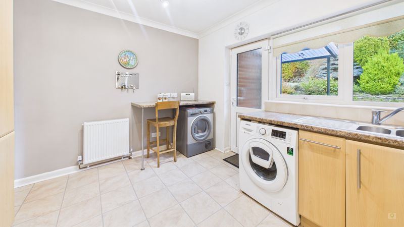 4 bed bungalow for sale in Nash Lane, Yeovil  - Property Image 3