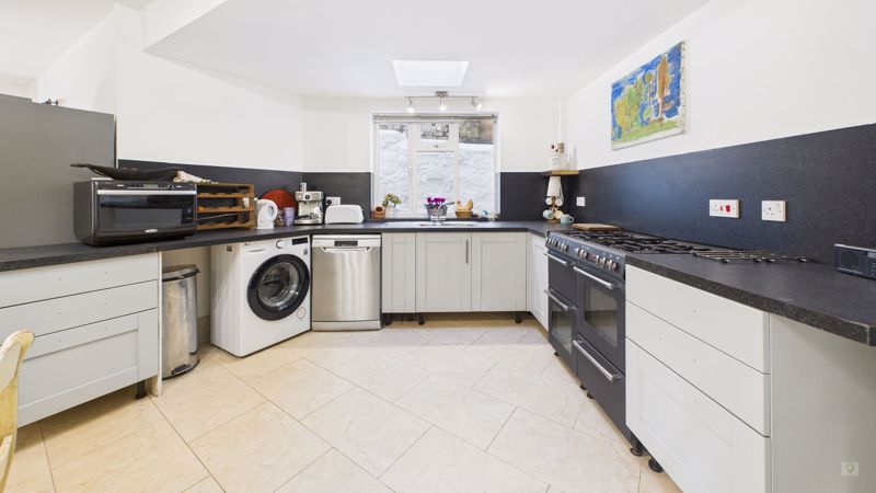3 bed house for sale in St. James Street, South Petherton  - Property Image 3
