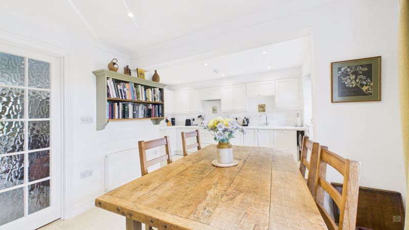 3 bed for sale in Hayes End Manor, South Petherton  - Property Image 11