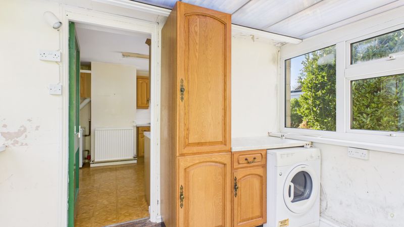 2 bed bungalow for sale in Brookside, Broadway 10