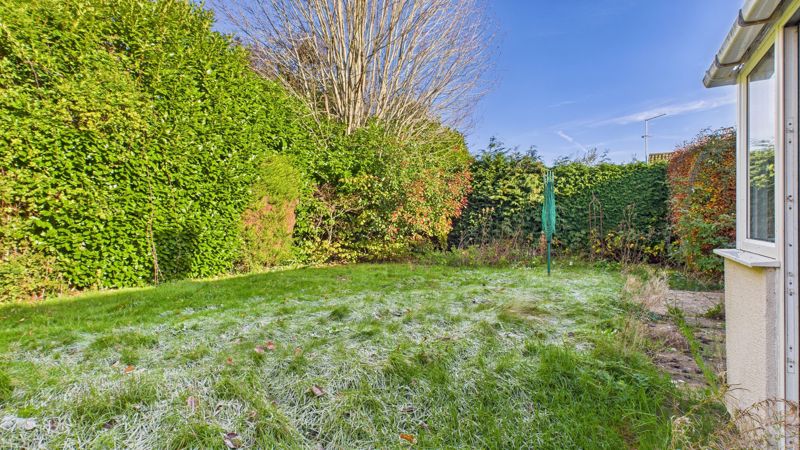 2 bed bungalow for sale in Brookside, Broadway 6