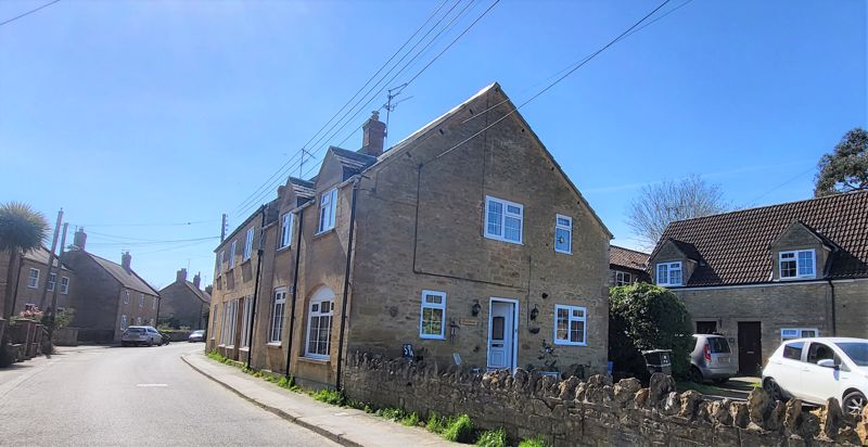 2 bed cottage to rent in Lower Street, Merriott - Property Image 1