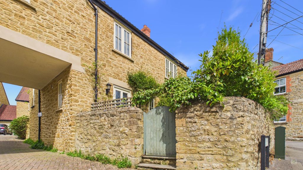 4 bed house for sale in Roundwell Street, South Petherton  - Property Image 9