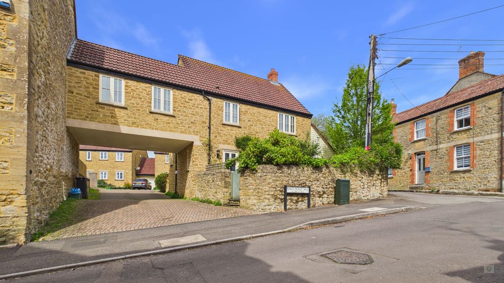 4 bed house for sale in Roundwell Street, South Petherton, TA13