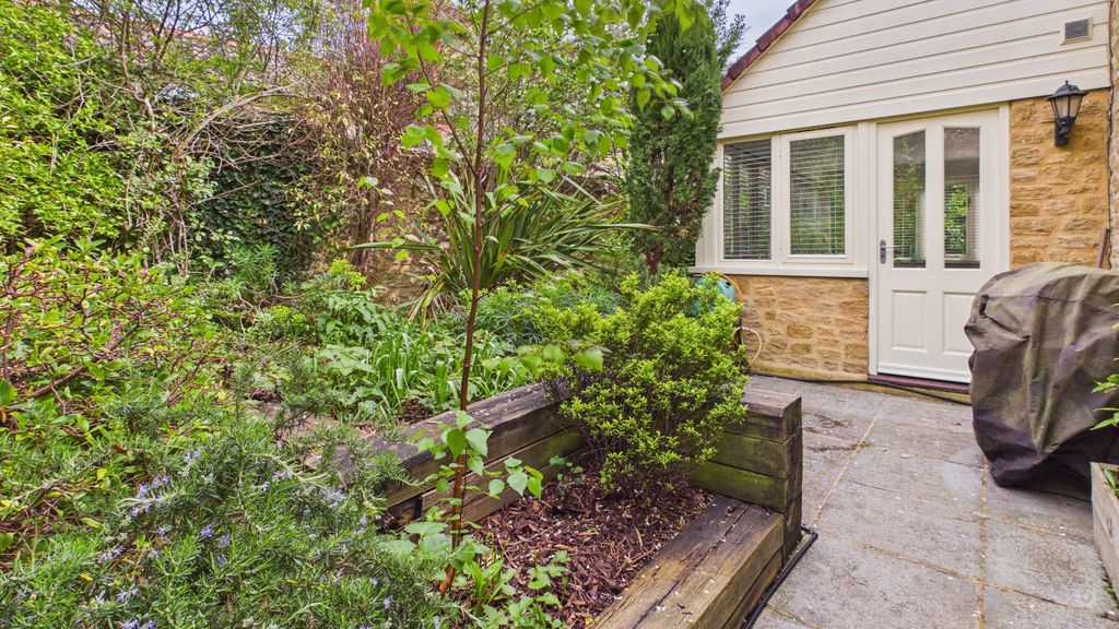 4 bed house for sale in Roundwell Street, South Petherton 6