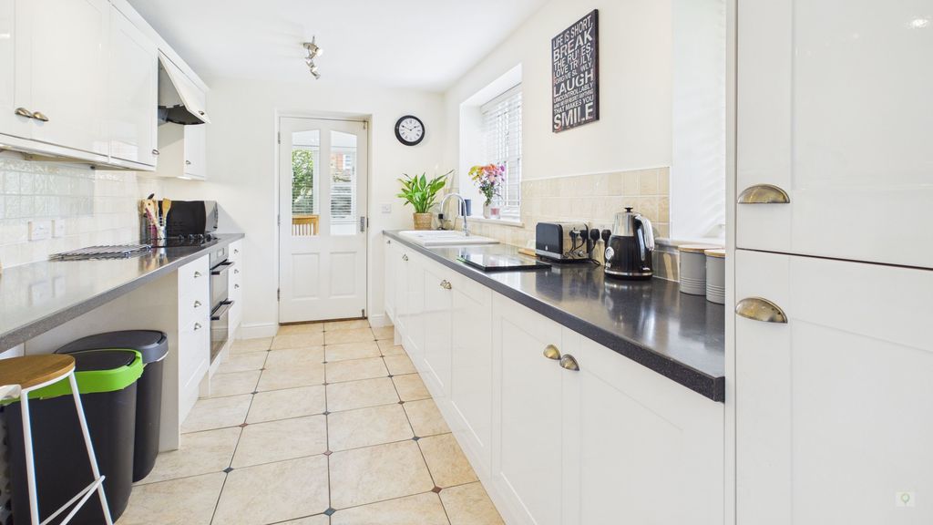 4 bed house for sale in Roundwell Street, South Petherton  - Property Image 3