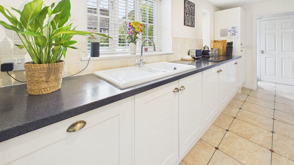 4 bed house for sale in Roundwell Street, South Petherton  - Property Image 18