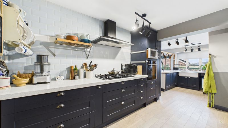 3 bed house for sale in West Street, South Petherton 1