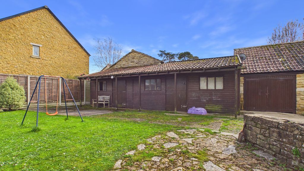 4 bed barn for sale in Back Lane, Bower Hinton 7