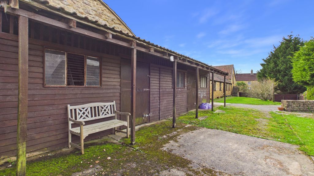 4 bed barn for sale in Back Lane, Bower Hinton  - Property Image 24