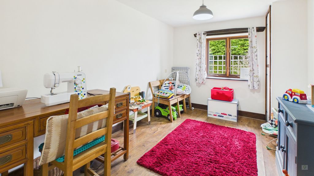 4 bed barn for sale in Back Lane, Bower Hinton  - Property Image 17