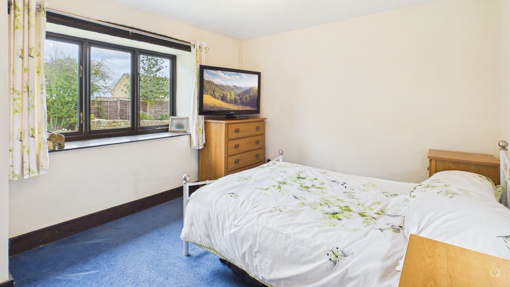 4 bed barn for sale in Back Lane, Bower Hinton 18