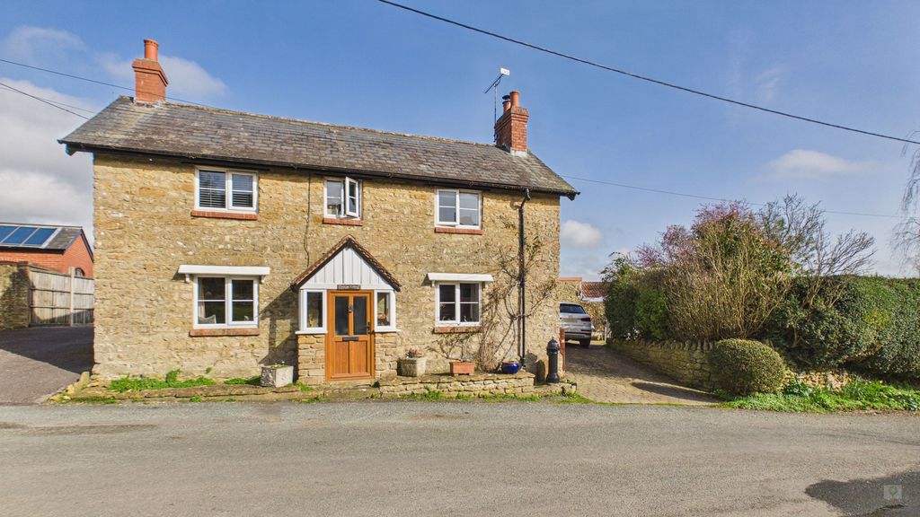 3 bed house for sale in Claycastle, Crewkerne 8