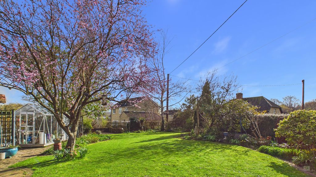 3 bed house for sale in Claycastle, Crewkerne  - Property Image 18