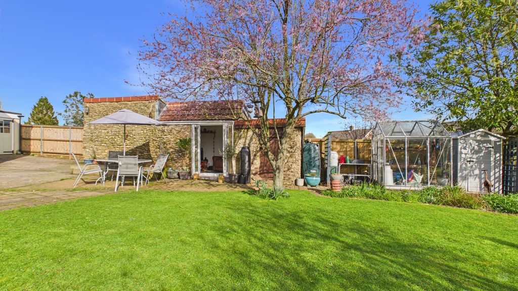 3 bed house for sale in Claycastle, Crewkerne 7