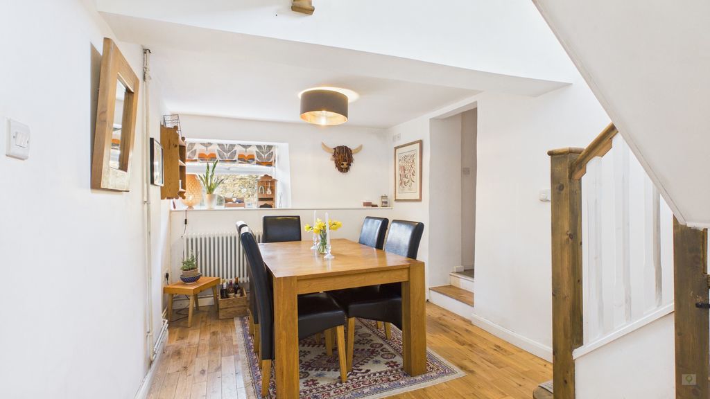 3 bed house for sale in Claycastle, Crewkerne 5