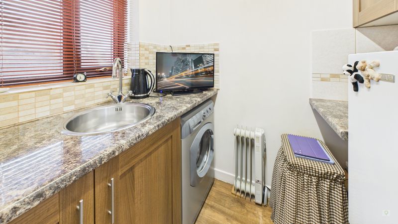 1 bed for sale in Hoopers Lane, Yeovil  - Property Image 2