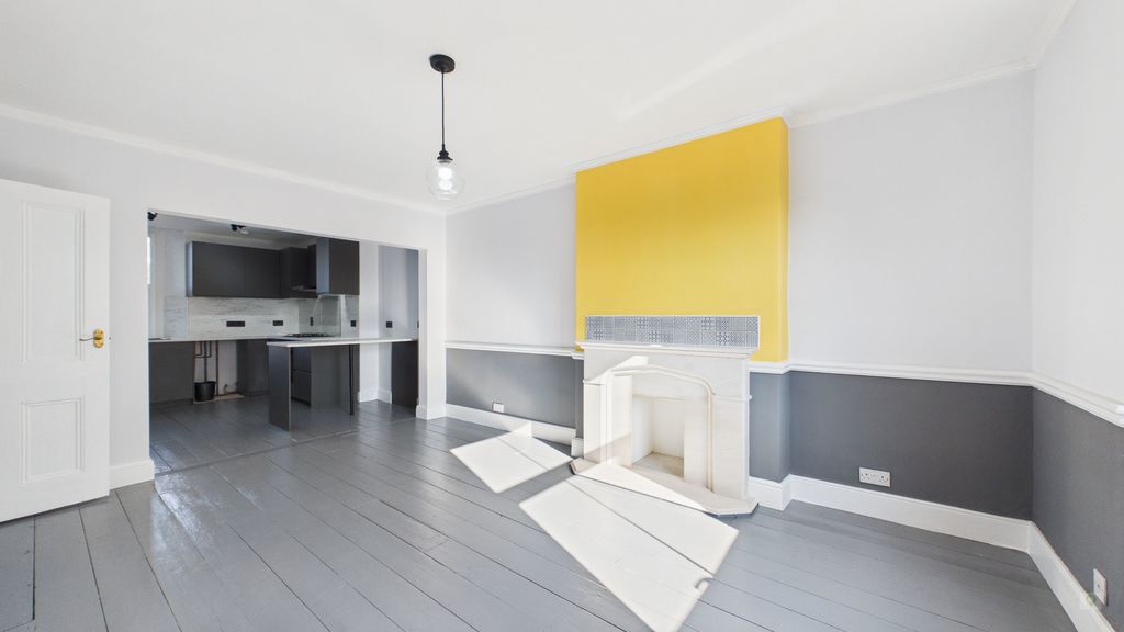 1 bed to rent in Water Street, Martock 2