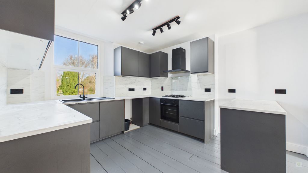 1 bed to rent in Water Street, Martock 1