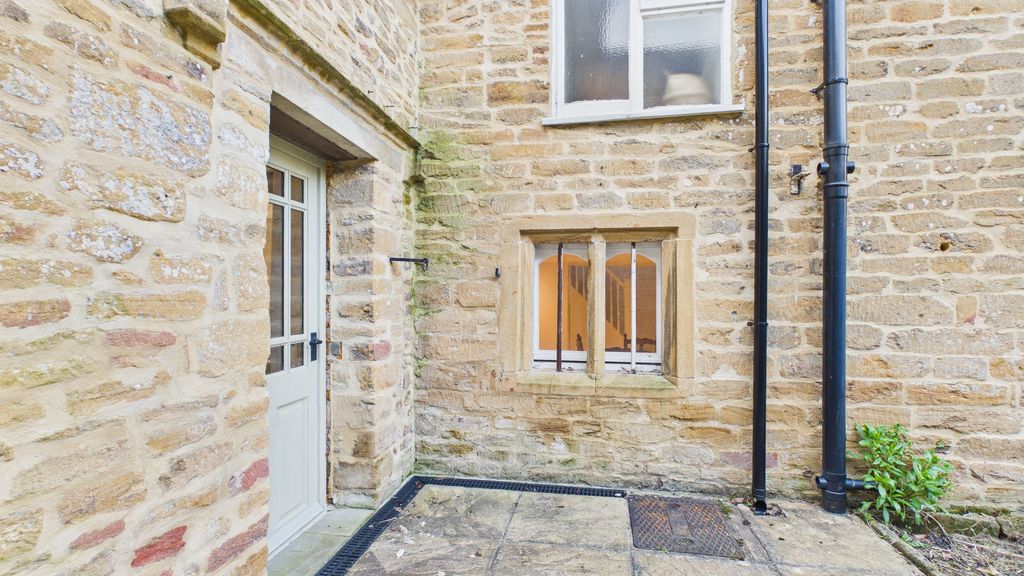 4 bed house for sale in North Street, Stoke-Sub-Hamdon 6