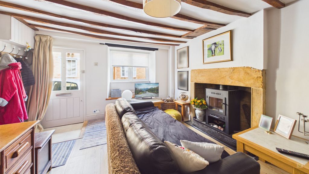 2 bed cottage for sale in St James Street, South Petherton  - Property Image 2