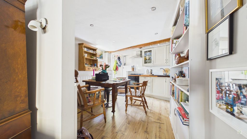 2 bed cottage for sale in St James Street, South Petherton 3