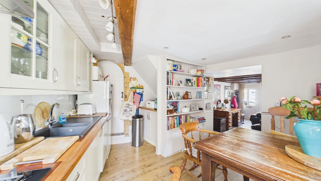 2 bed cottage for sale in St James Street, South Petherton  - Property Image 6
