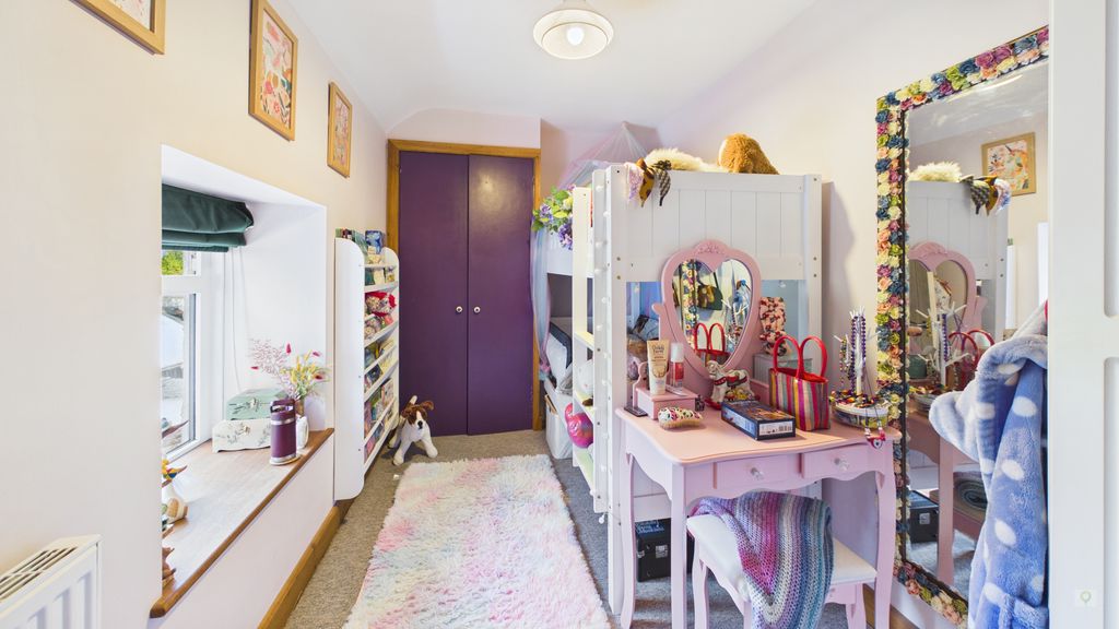 3 bed house for sale in Church Street, Merriott 6