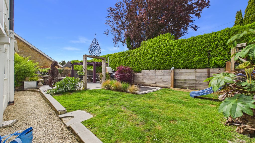 3 bed house for sale in Church Street, Merriott  - Property Image 12
