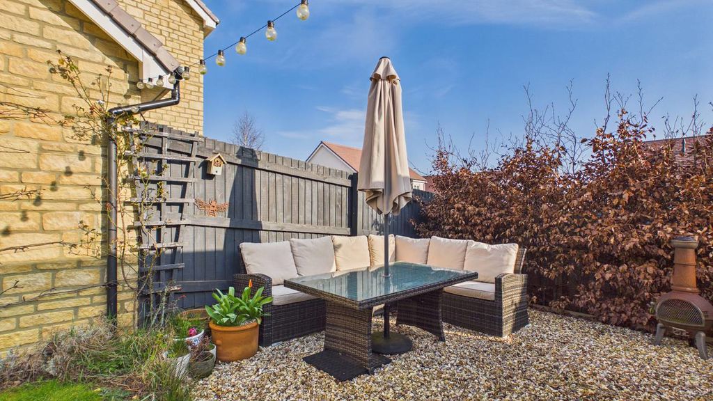 4 bed house for sale in Vartenham Close, Milborne Port 17