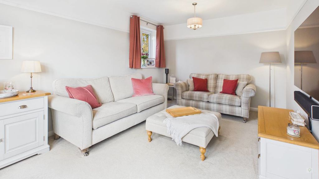 4 bed house for sale in Vartenham Close, Milborne Port 10