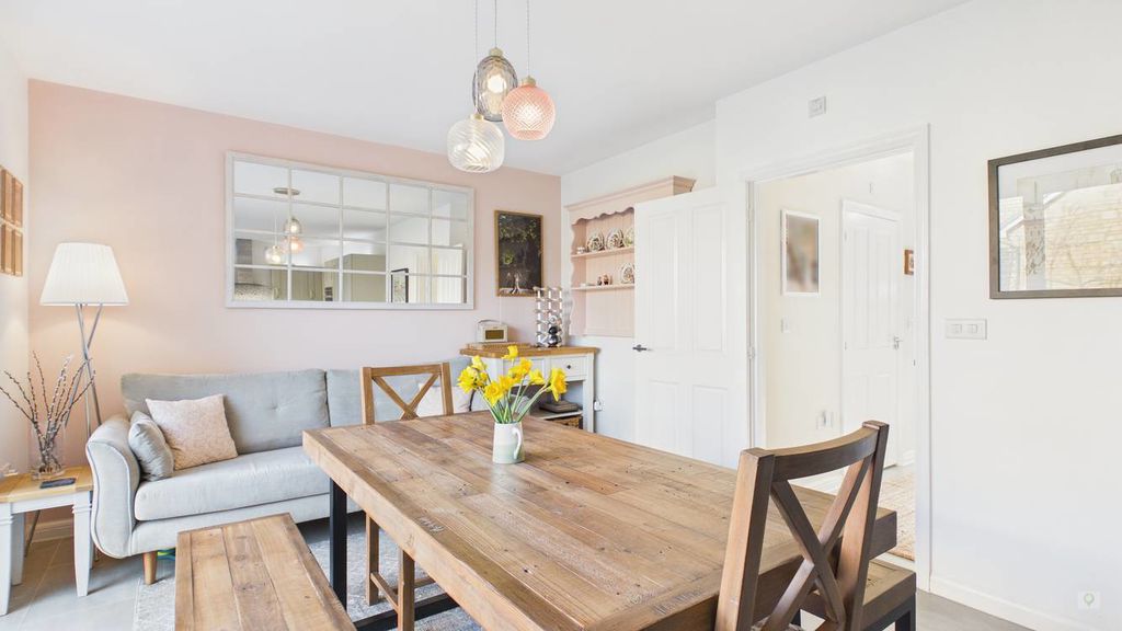 4 bed house for sale in Vartenham Close, Milborne Port 9