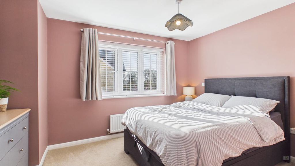 4 bed house for sale in Vartenham Close, Milborne Port 4