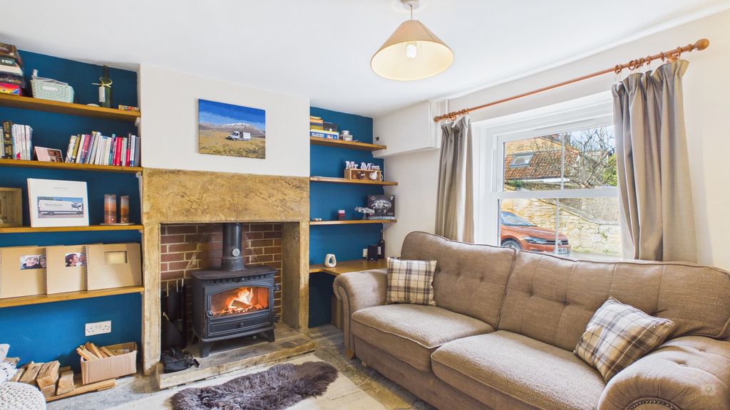 2 bed cottage for sale in Palmer Street, South Petherton  - Property Image 11