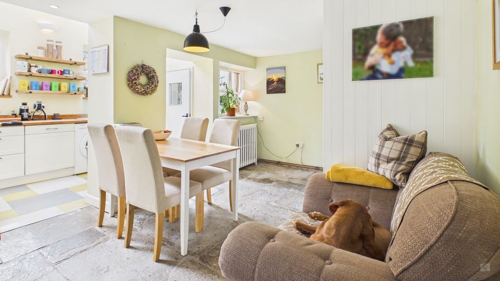 2 bed cottage for sale in Palmer Street, South Petherton 4