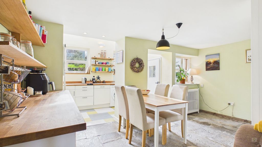 2 bed cottage for sale in Palmer Street, South Petherton  - Property Image 14