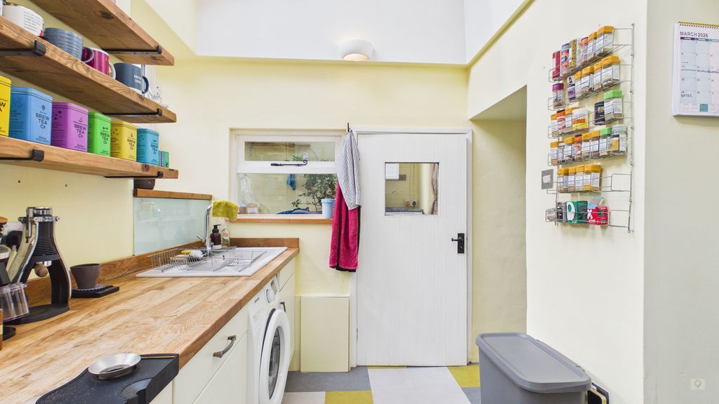 2 bed cottage for sale in Palmer Street, South Petherton 12