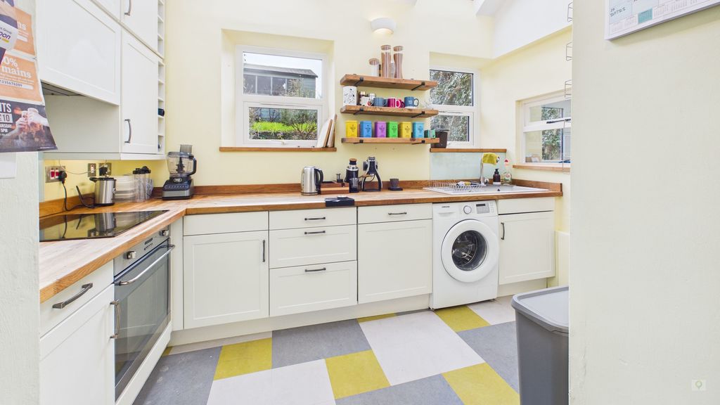 2 bed cottage for sale in Palmer Street, South Petherton  - Property Image 3