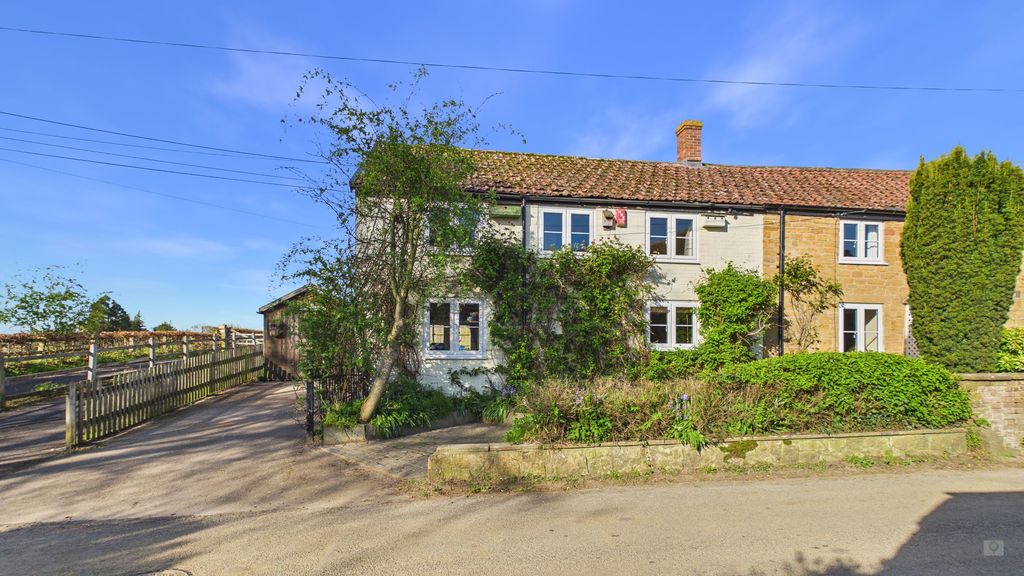 3 bed barn for sale in Silver Street, South Petherton 24