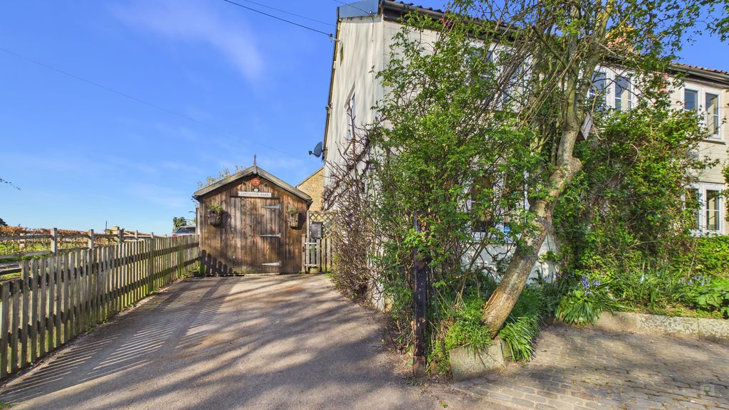 3 bed barn for sale in Silver Street, South Petherton 23