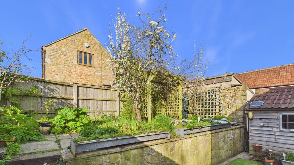 3 bed barn for sale in Silver Street, South Petherton 10