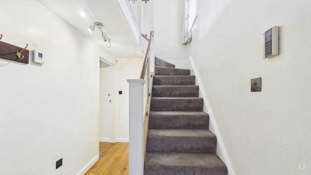 3 bed barn for sale in Silver Street, South Petherton 4