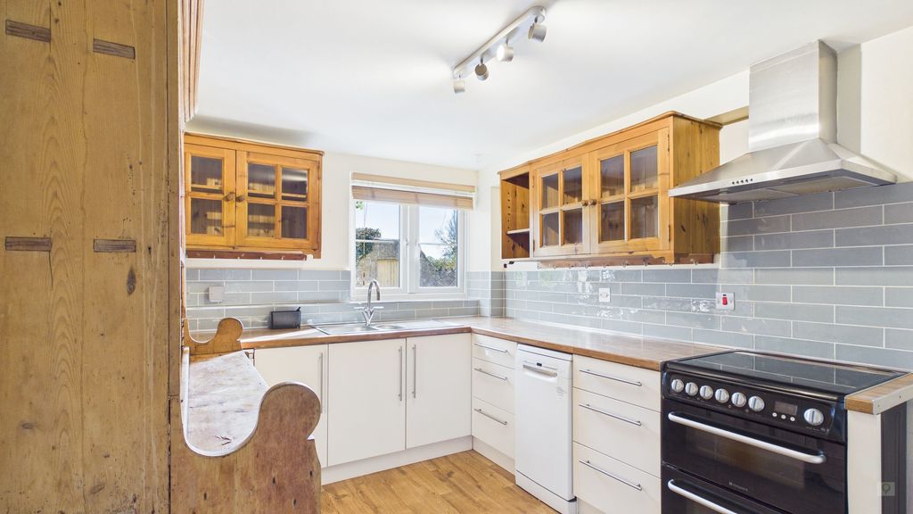 3 bed barn for sale in Silver Street, South Petherton  - Property Image 4