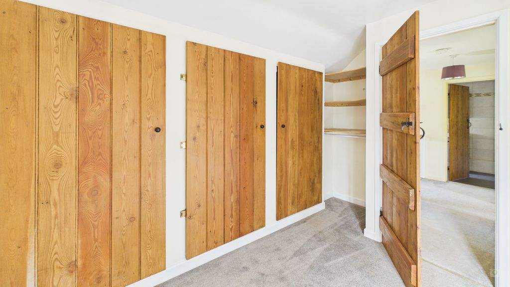 3 bed barn for sale in Silver Street, South Petherton 17