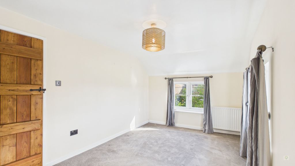 3 bed barn for sale in Silver Street, South Petherton 19